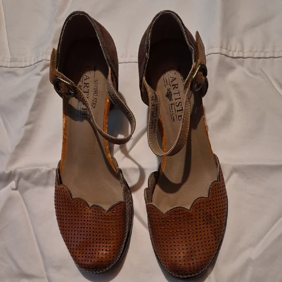 L'ARTISTE Brown Perforated Scallop Ankle-Strap Heels - Picture 1 of 7